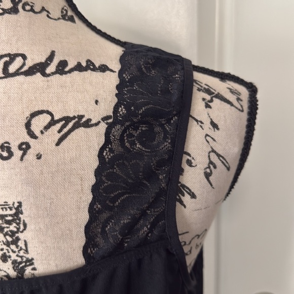 Cinema Etoile Gallon Black Lace Camisole - Picture 6 of 10